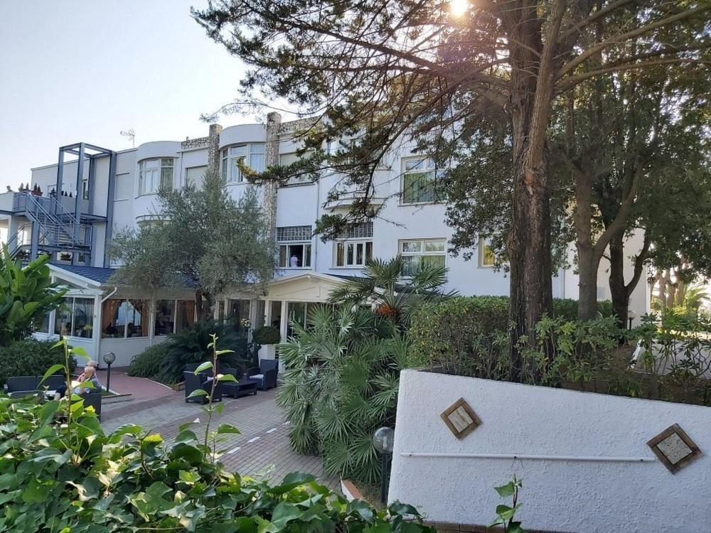סן פליצ׳ה צ׳ירצ׳או Capo Circeo Beach Resort Spa Fronte Mare מראה חיצוני תמונה