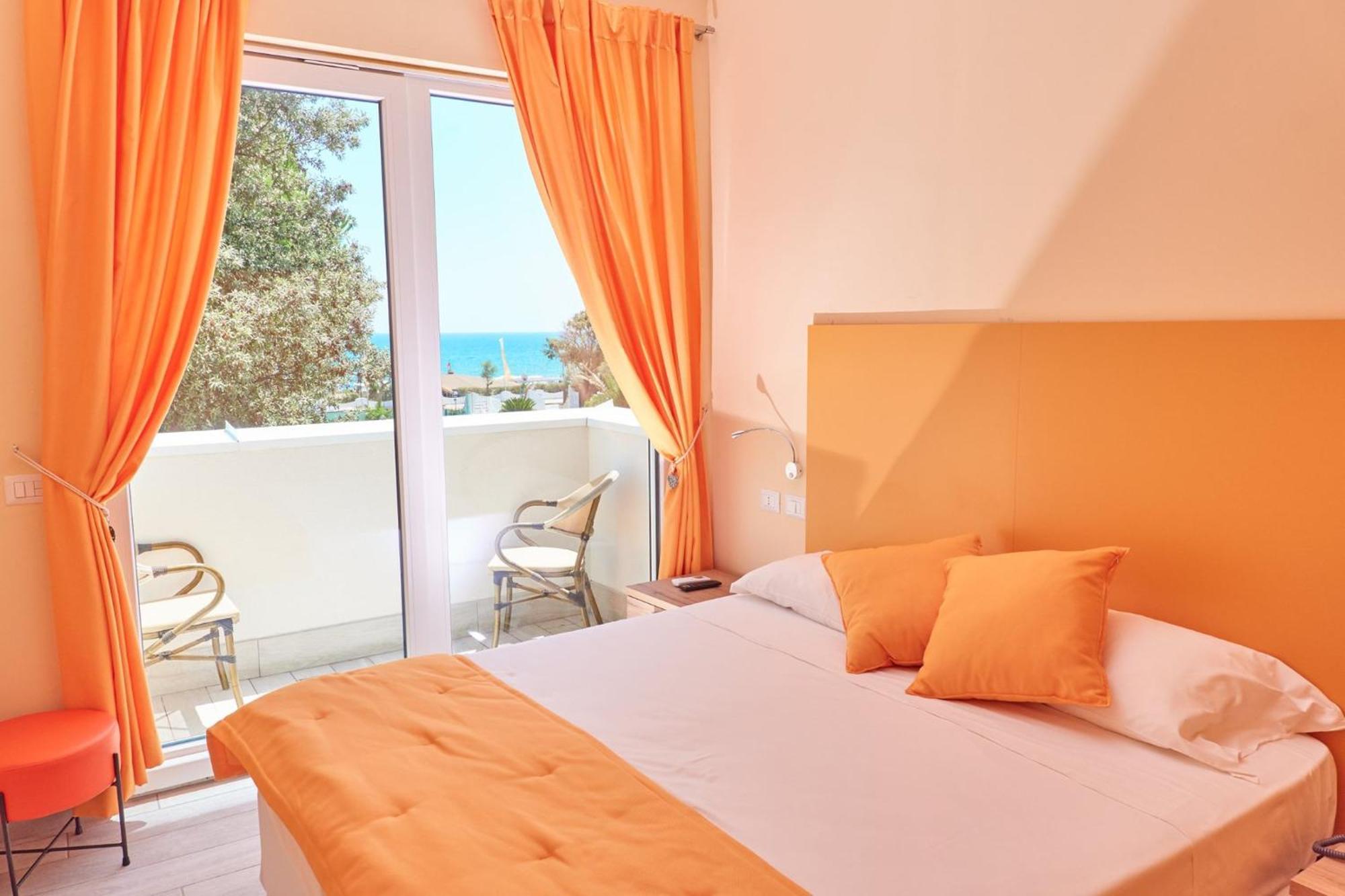 סן פליצ׳ה צ׳ירצ׳או Capo Circeo Beach Resort Spa Fronte Mare מראה חיצוני תמונה